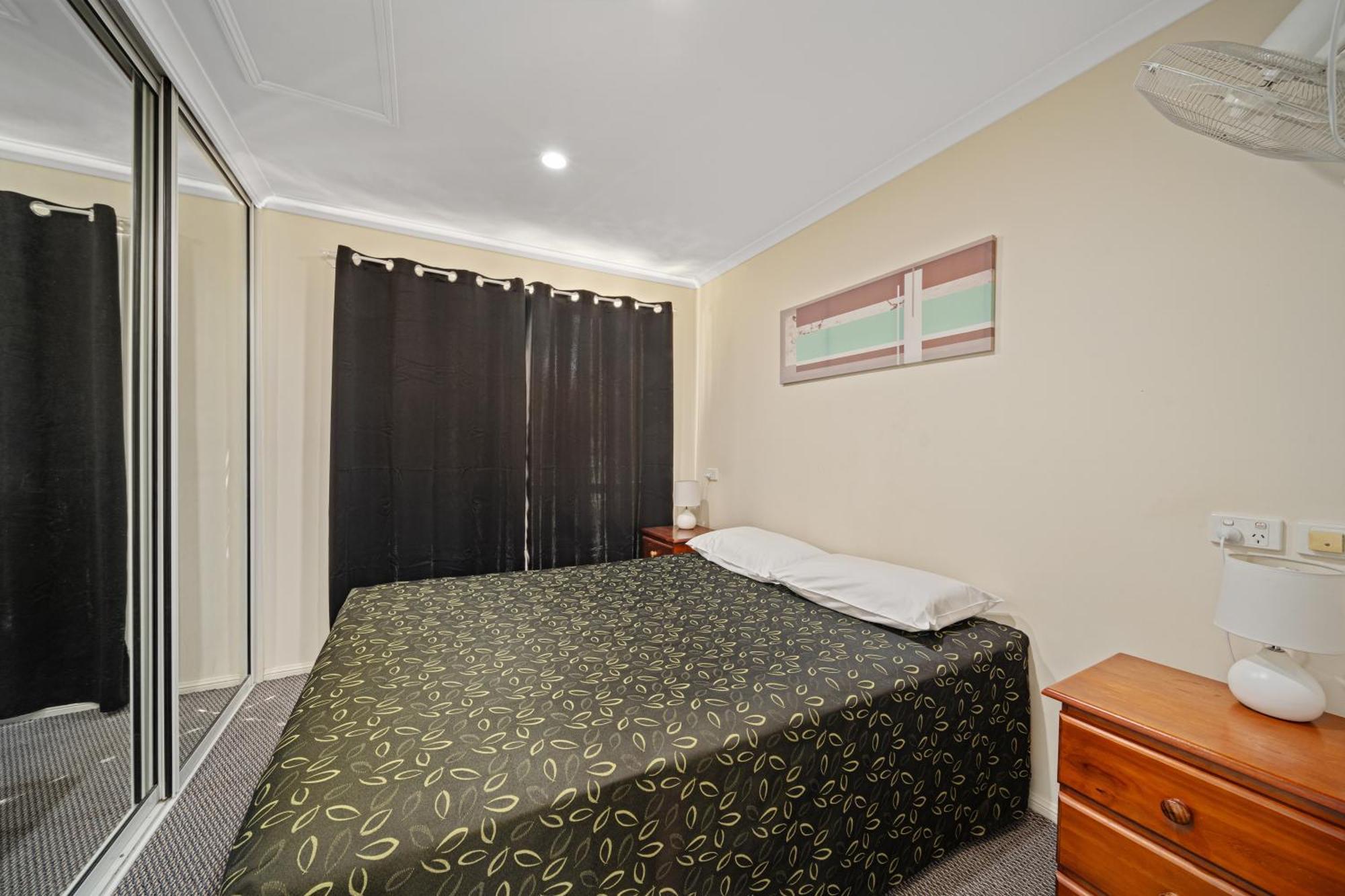 Emerald Motel Apartments Bagian luar foto