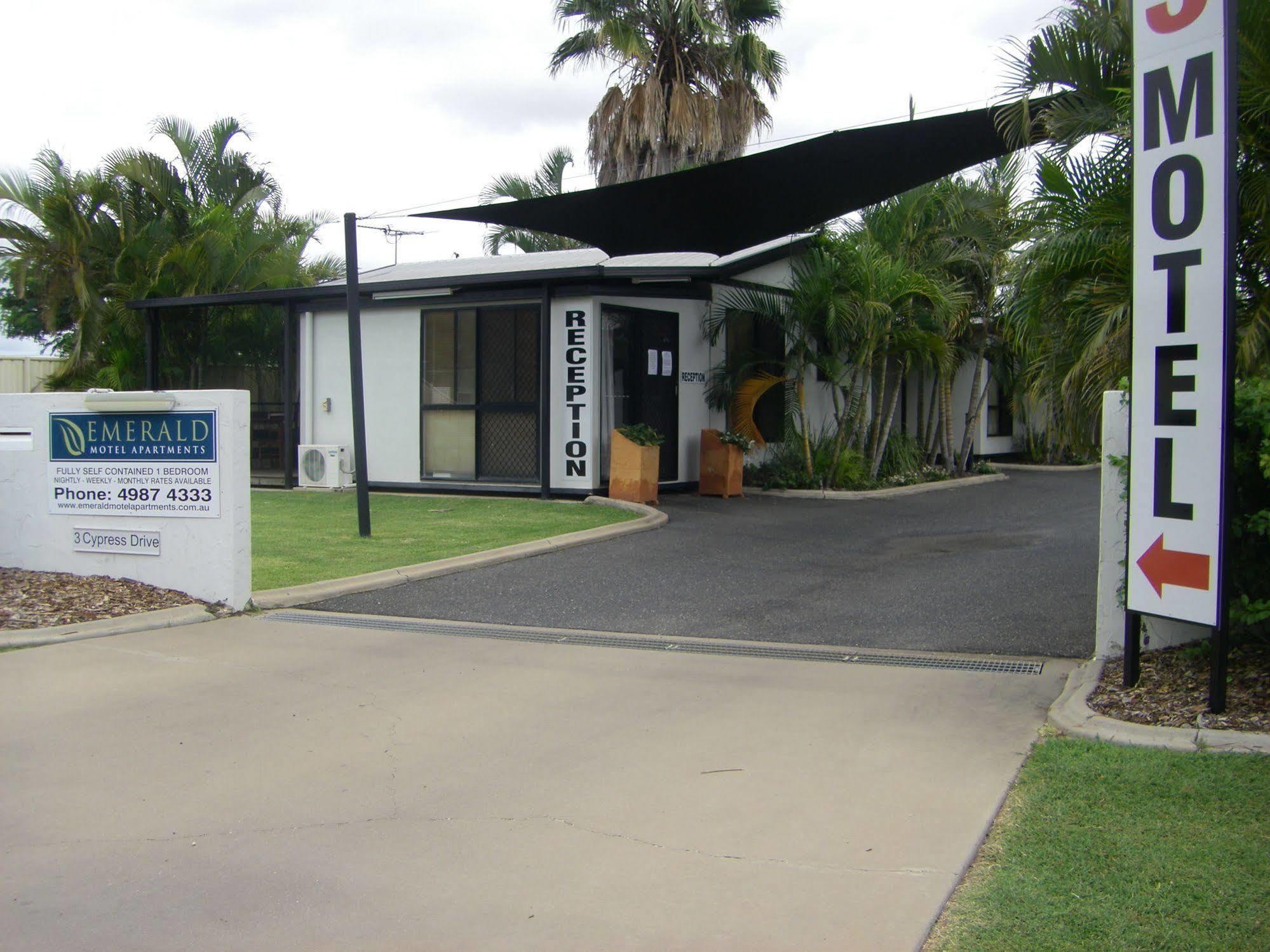 Emerald Motel Apartments Bagian luar foto